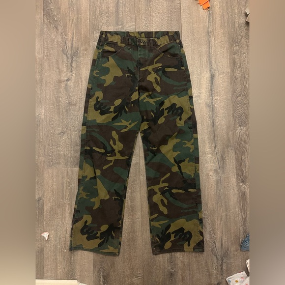 Men's Green Camouflage Cargo Pants - Picture 1 of 4